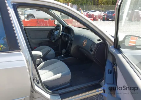 2005 Hyundai Elantra Gls/Gt from USA, damaged, VIN KMHDN46D35U179747